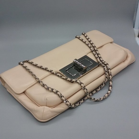 SOLD! 🤑 CHANEL Mademoiselle East West Flap - Picture 15 of 17